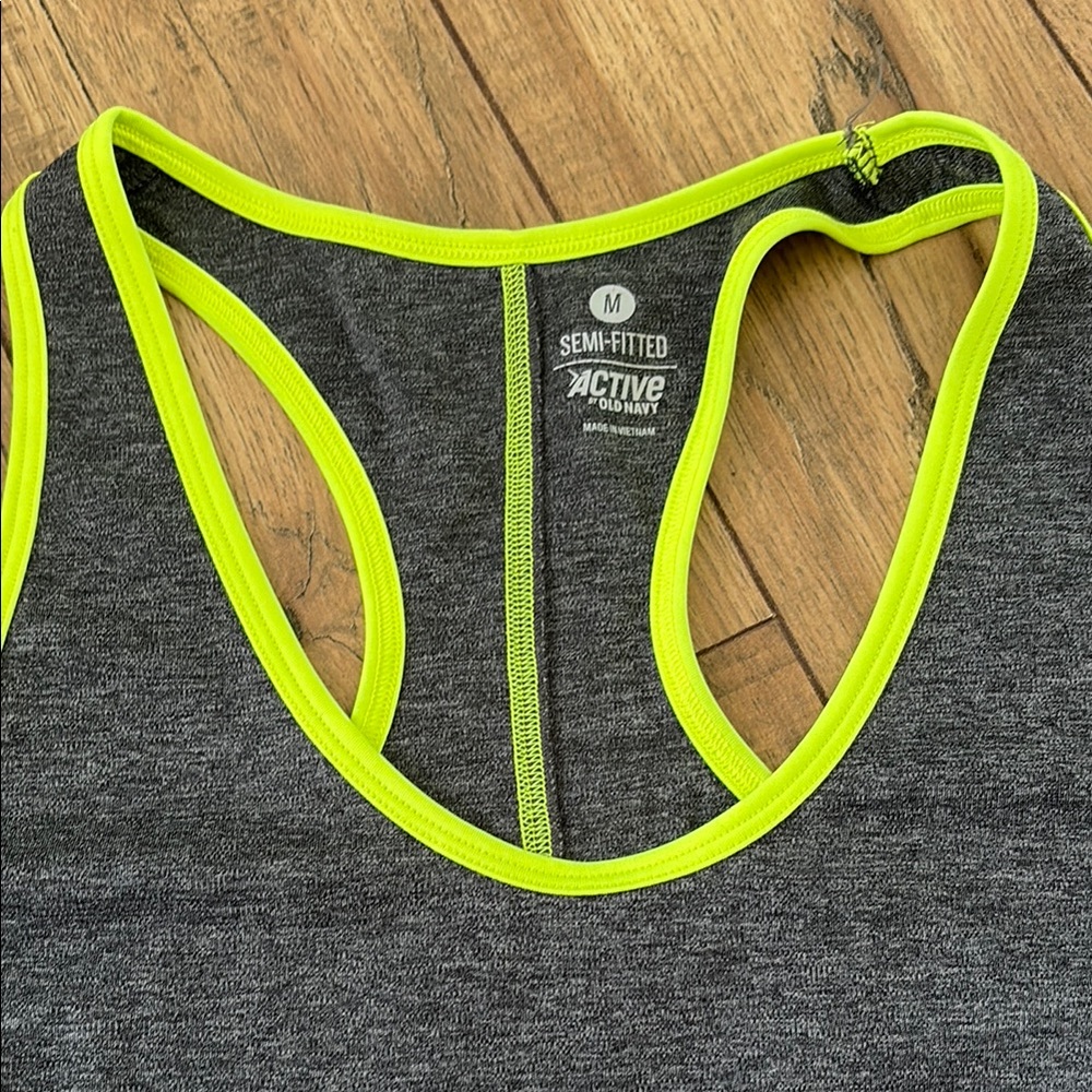 Old Navy Activewear Tank - Picture 2 of 6